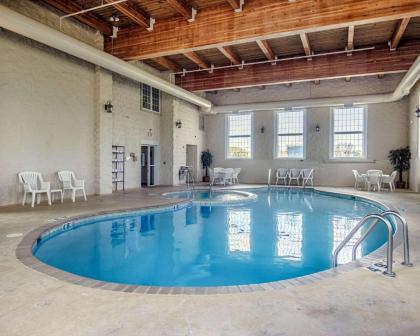 Comfort Inn & Suites Grafton-Cedarburg - image 12