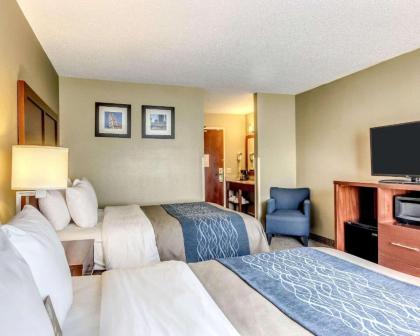 Comfort Inn & Suites Grafton-Cedarburg - image 15