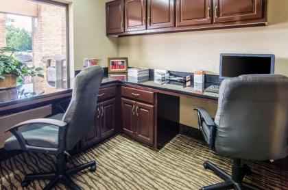 Quality Suites Graham - image 11