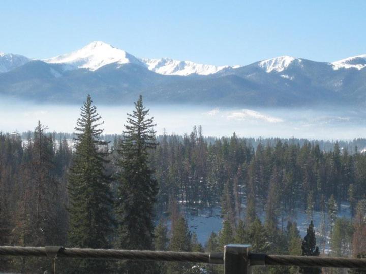 Cliff Side Luxury Chalet With Hot Tub & Incredible Views - FREE Activities & Equipment Rentals Daily - image 4