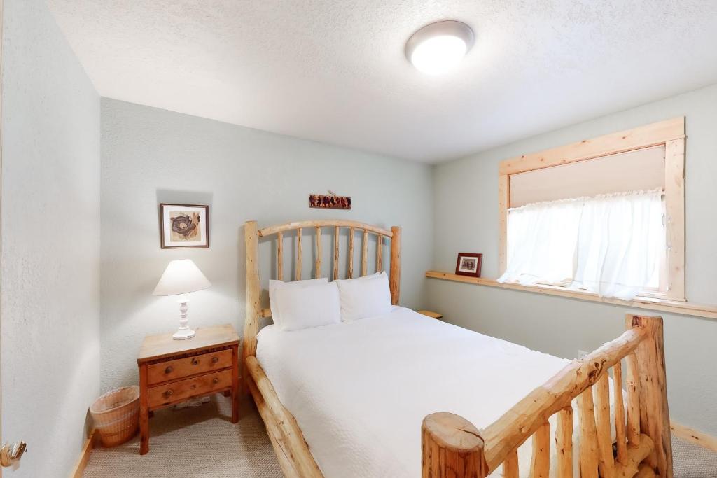 Sunset Chalet - image 7