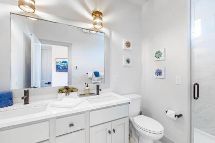 Modern Granby Ranch Getaway - image 10