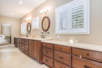 Putter's Pool House - image 15