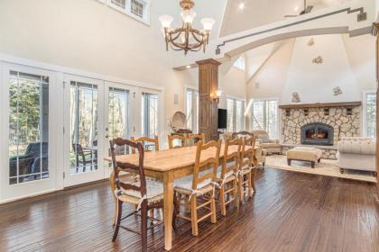 Putter's Pool House - image 6