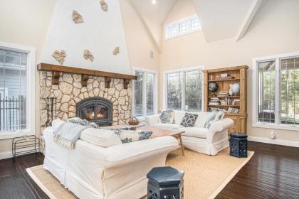 Putter's Pool House - image 9