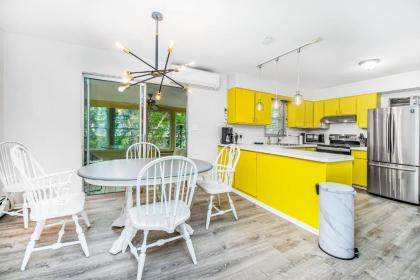 The Sunset House - image 10
