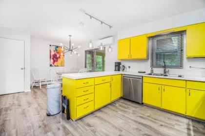 The Sunset House - image 12