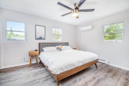 The Sunset House - image 13