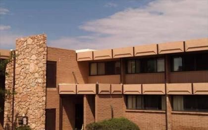 THUNDERBIRD LODGE