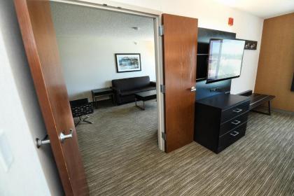Holiday Inn Express Hotel & Suites Grand Forks an IHG Hotel - image 21