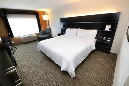 Holiday Inn Express Hotel & Suites Grand Forks an IHG Hotel - image 4