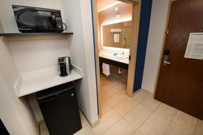 Holiday Inn Express Hotel & Suites Grand Forks an IHG Hotel - image 7