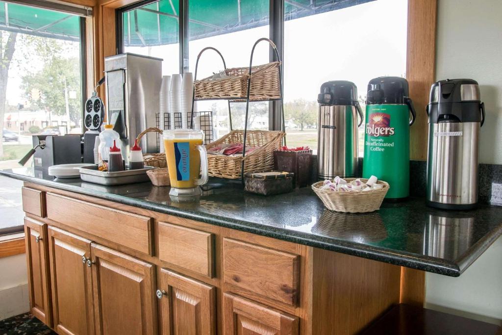 Rodeway Inn Grand Haven - image 5
