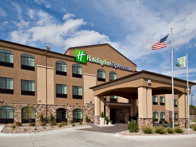 Holiday Inn Express Hotel & Suites Grand Island - image 2