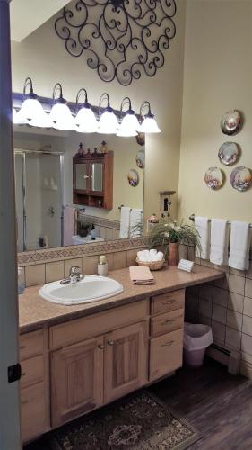 The Bookcliffs Bed & Breakfast - image 2
