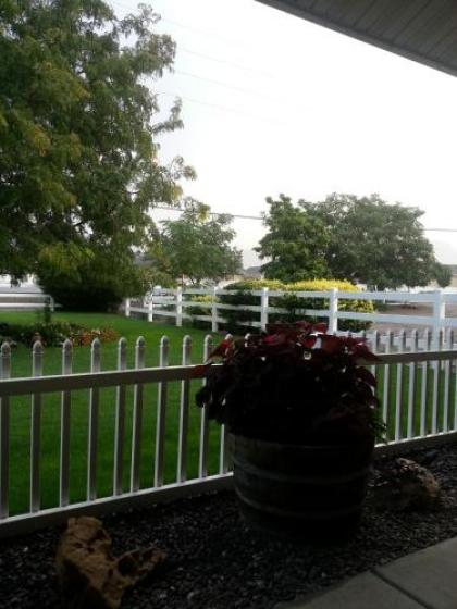 The Bookcliffs Bed & Breakfast - image 5