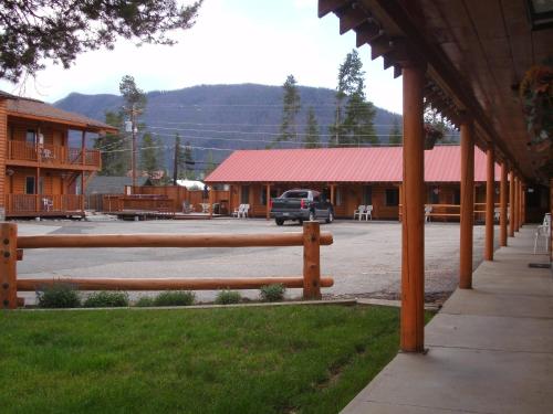 Lone Eagle Lodge - image 2