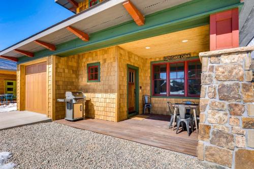 Pet-Friendly Cabin in the Heart of Grand Lake! - main image