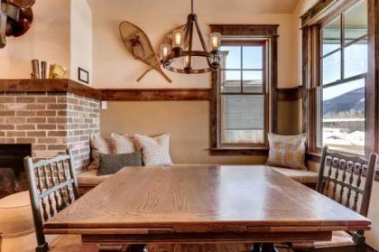 Pet-Friendly Cabin in the Heart of Grand Lake! - image 4