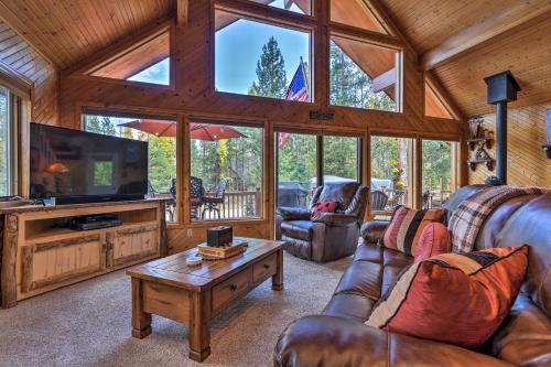 Cozy Grand Lake Home with Game Room and Fire Pit! - main image