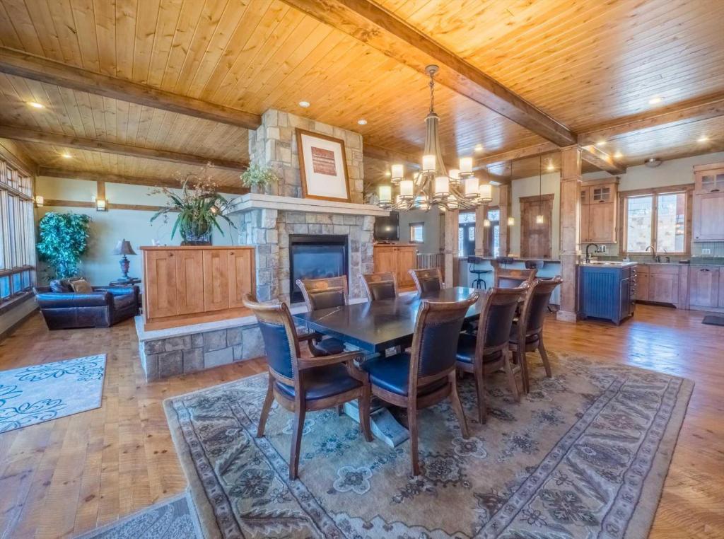 Shadow Mountain Villa - image 4