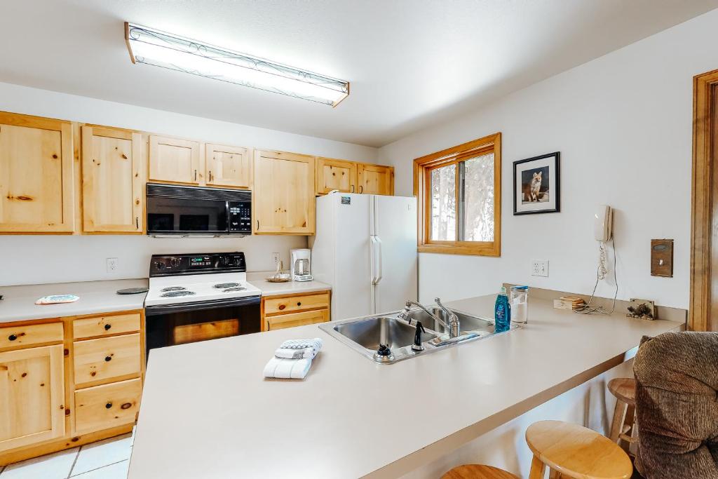 Riverview Condos - image 5