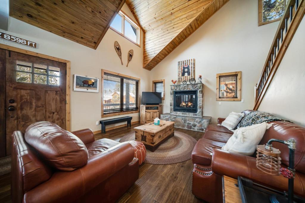 Mountain Views Lake Home - image 3