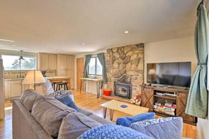 Family Friendly Grand Lake Escape with Yard! - image 2
