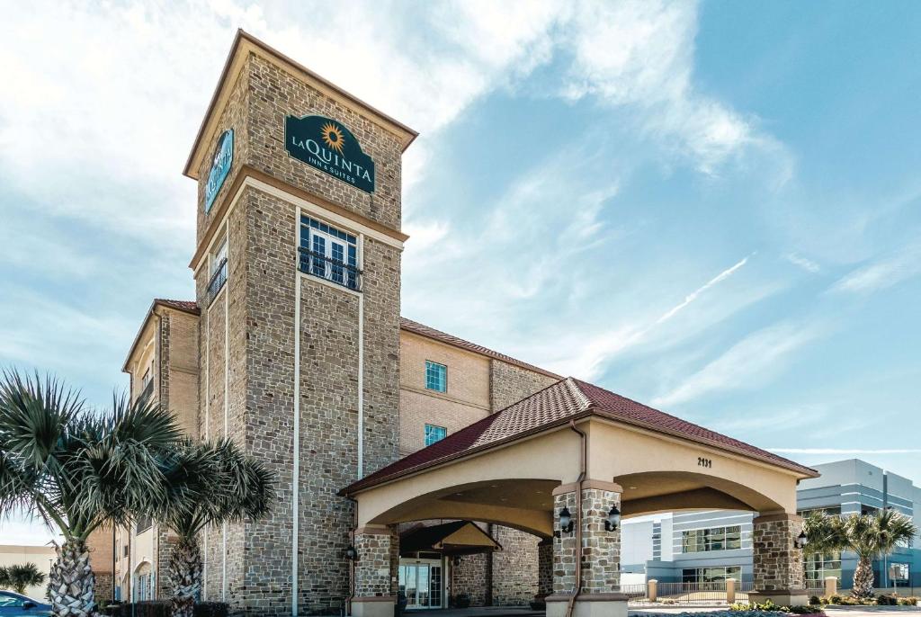 La Quinta by Wyndham Dallas Grand Prairie South - image 6