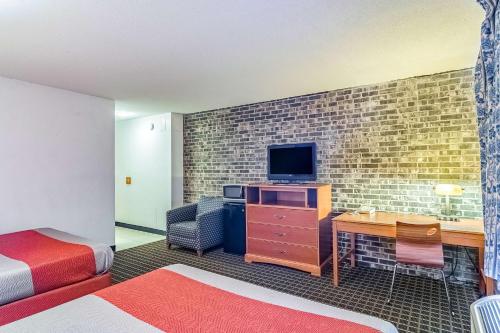 Motel 6-Grand Rapids MI - Northeast - image 4