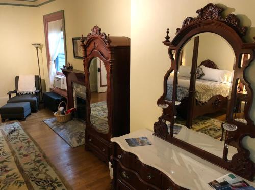 The Parsonage Inn B&B - image 3