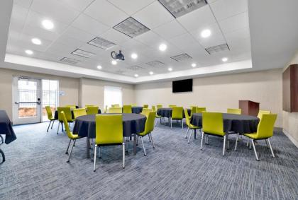 Holiday Inn Express Hotel & Suites Kansas City - Grandview an IHG Hotel - image 21
