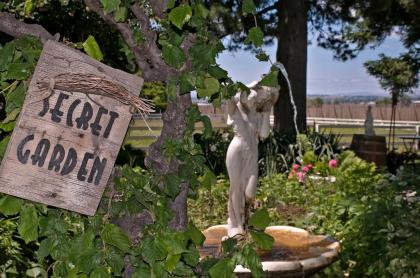 Cozy Rose Inn - image 8