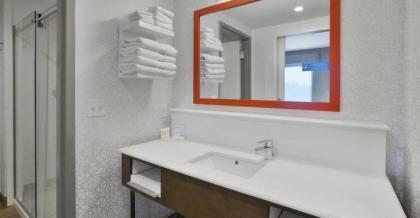 Hampton Inn & Suites Grandville Grand Rapids South - image 5