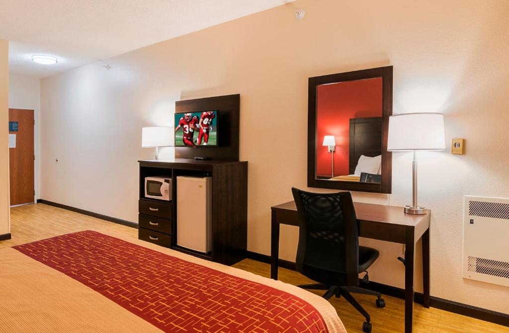 Red Roof Inn South Bend - Mishawaka - image 2