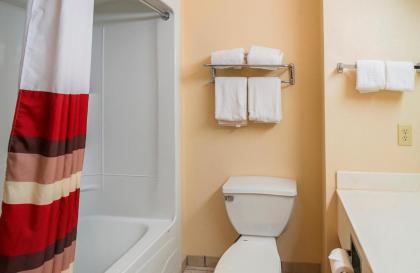 Red Roof Inn South Bend - Mishawaka - image 4
