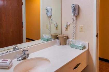 Red Roof Inn South Bend - Mishawaka - image 5
