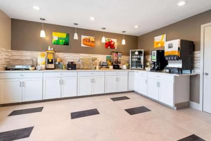 Quality Inn Mishawaka near Notre Dame - image 2