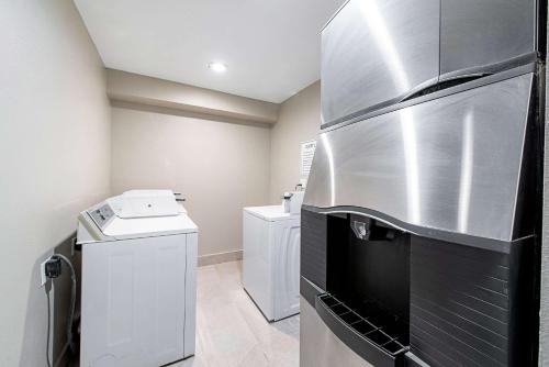 Quality Inn Mishawaka near Notre Dame - image 3