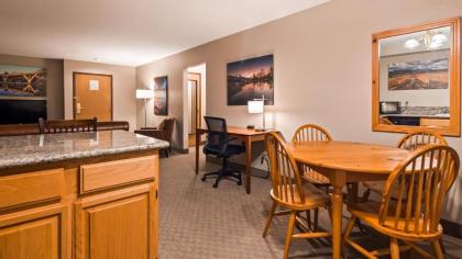 Best Western Inn at the Rogue - image 10