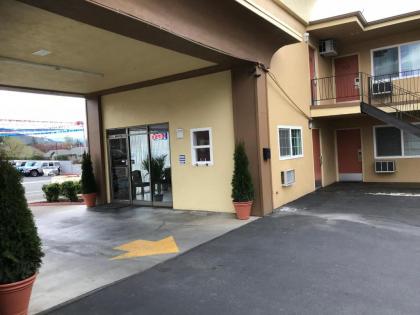 Sunset Inn - image 2