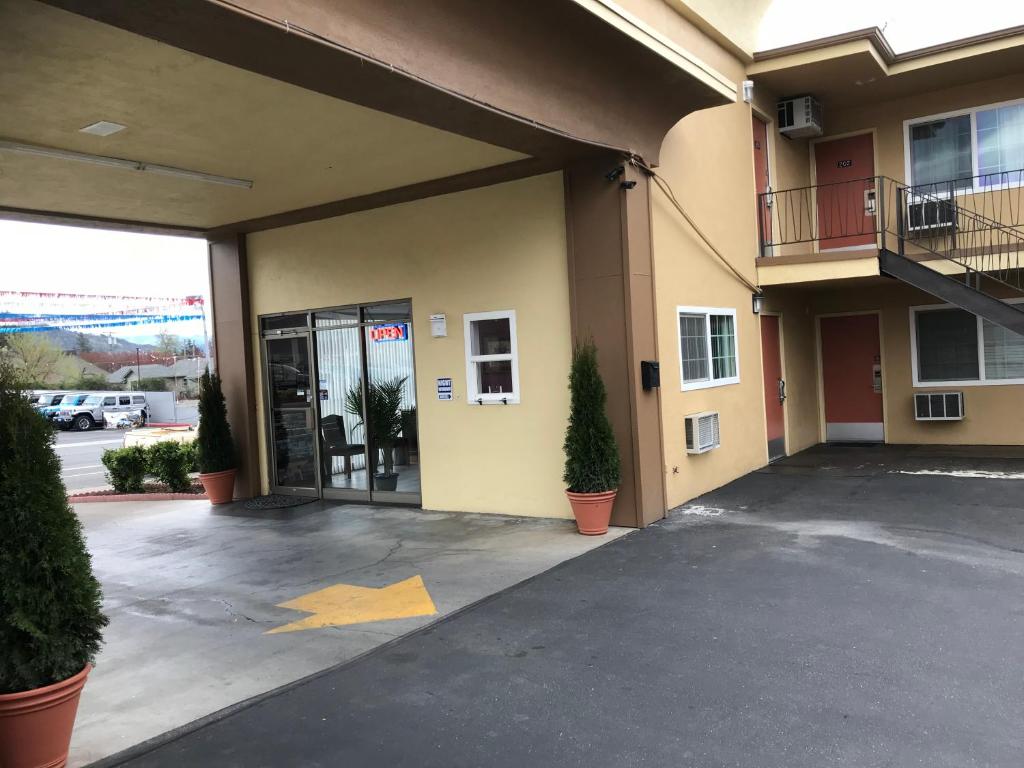Sunset Inn - image 2
