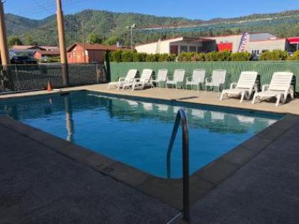 Sunset Inn - image 7
