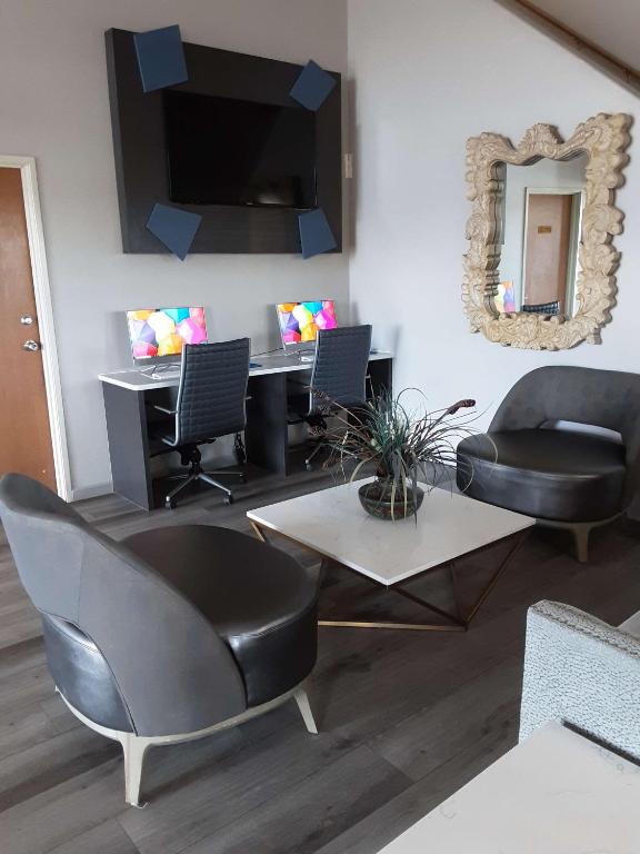 SureStay Hotel by Best Western Grants - image 4