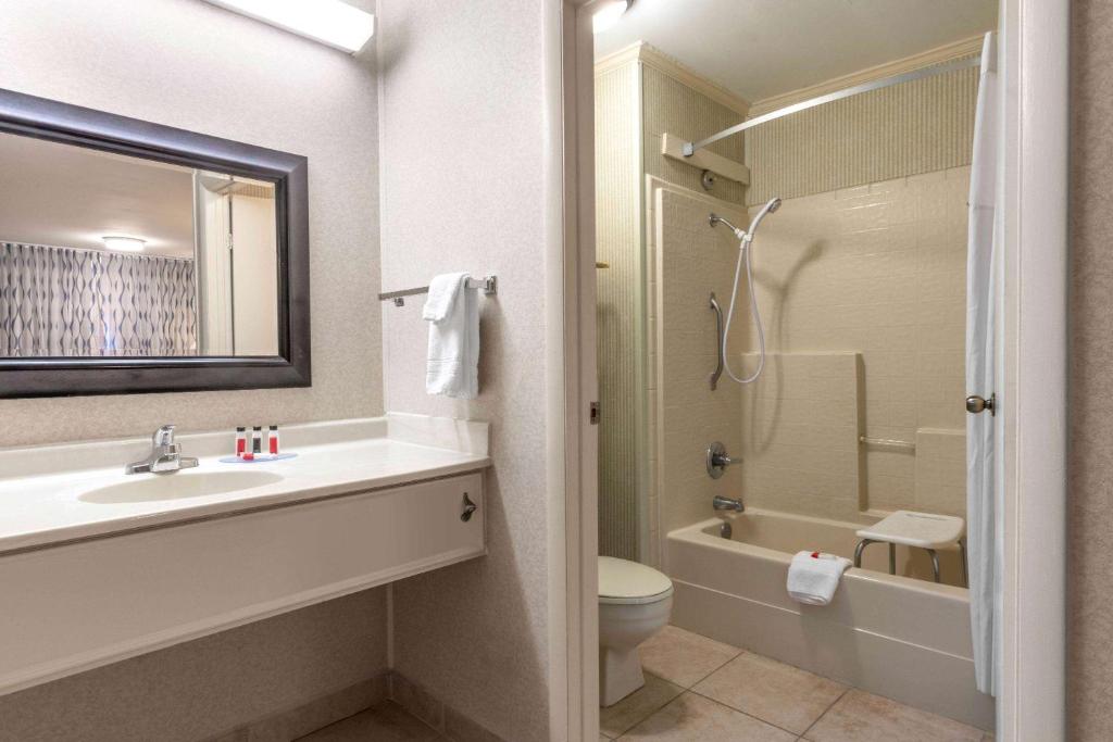 Days Inn by Wyndham Grants - image 7