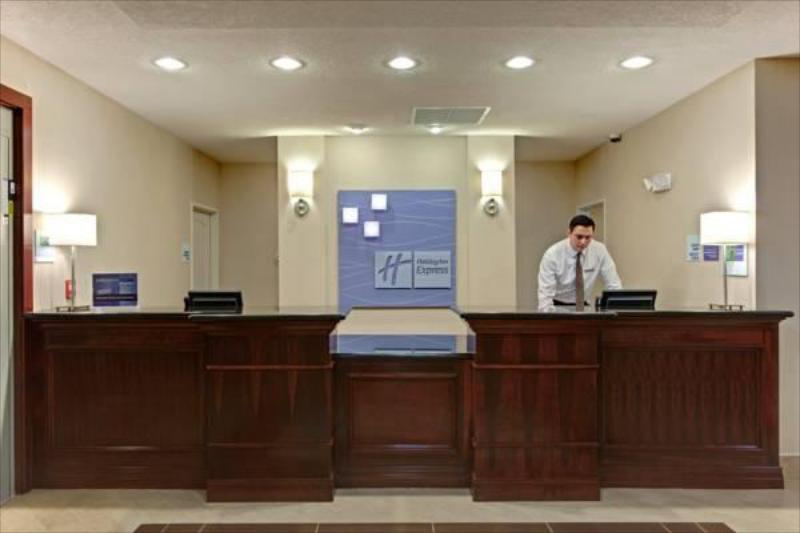 Holiday Inn Express Hotel & Suites Grants Milan - image 4