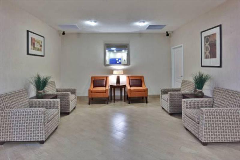 Holiday Inn Express Hotel & Suites Grants Milan - image 7