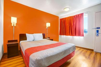 Motel 6-Grants NM - image 11