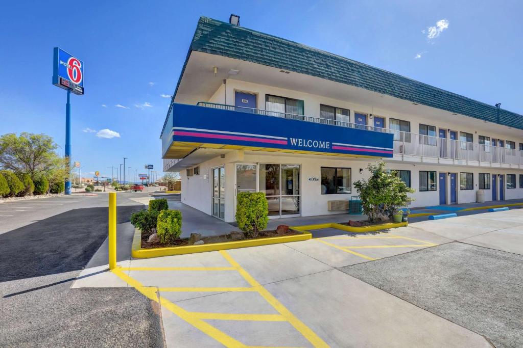 Motel 6-Grants NM - image 3