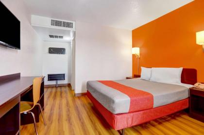 Motel 6-Grants NM - image 8